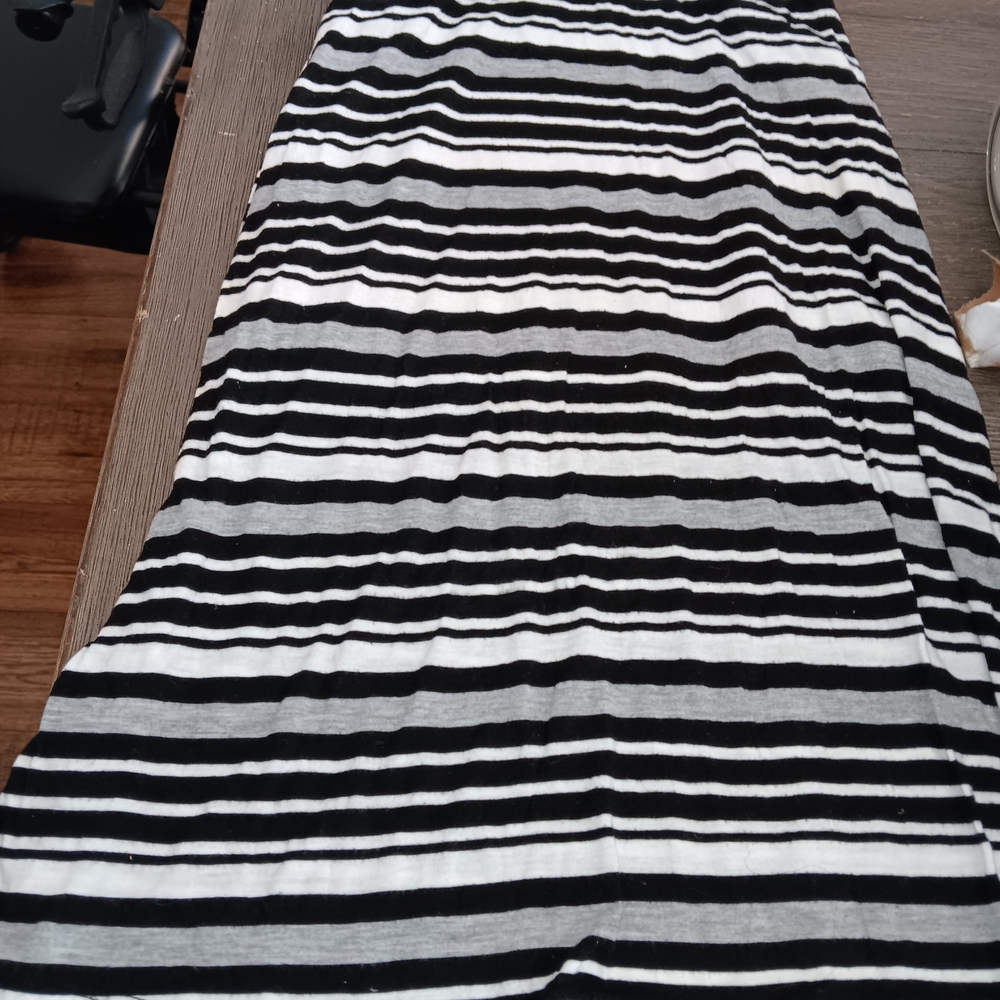 Girls Size Small, Amy's Closet Black and White Striped Maxi Skirt